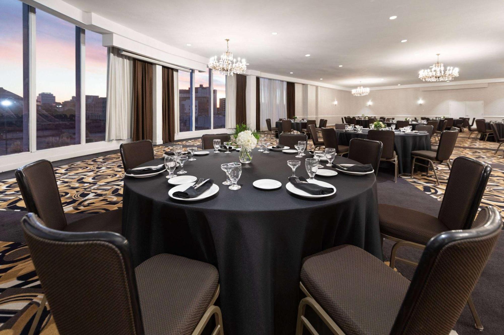Wyndham Garden Norfolk Downtown Hotel Eksteriør billede